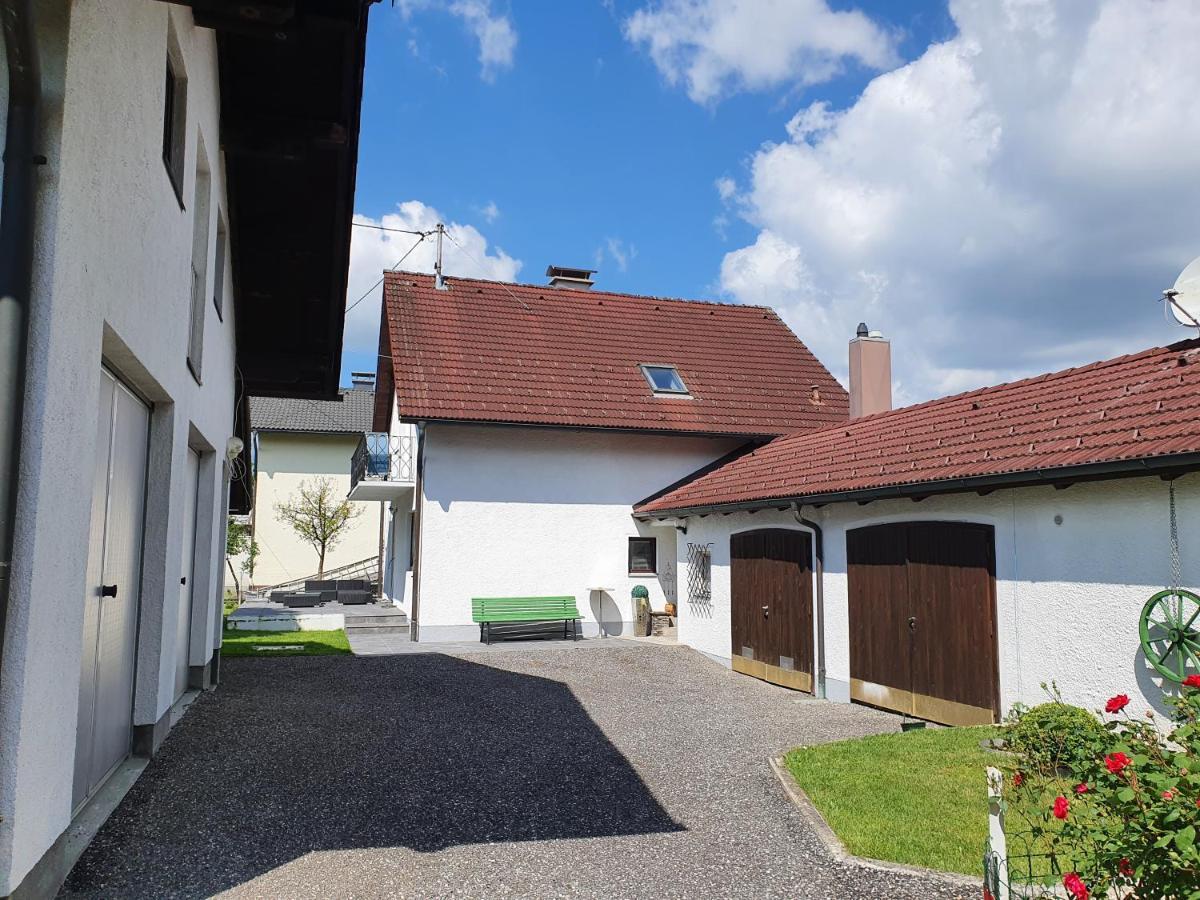 Bogi'S Ferienhaus - Pension Laakirchen Exteriör bild
