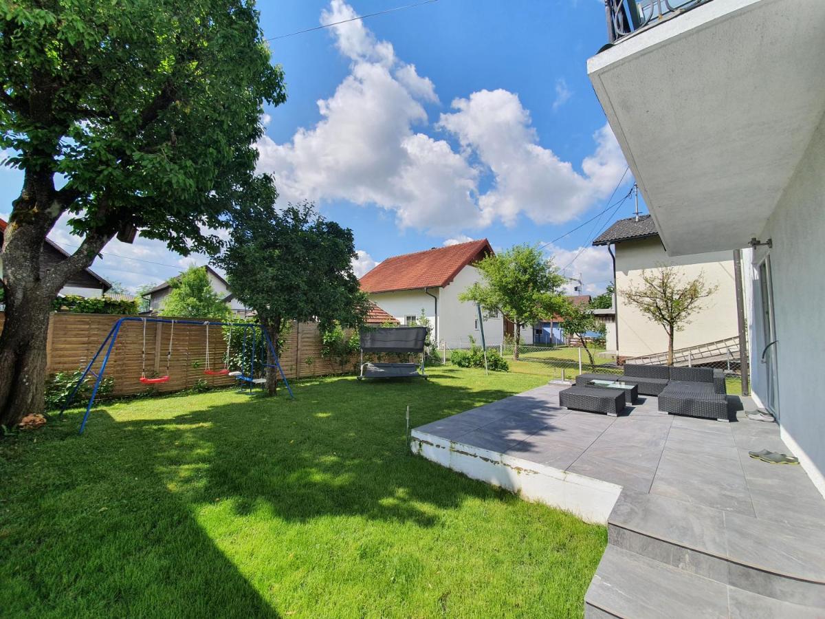 Bogi'S Ferienhaus - Pension Laakirchen Exteriör bild