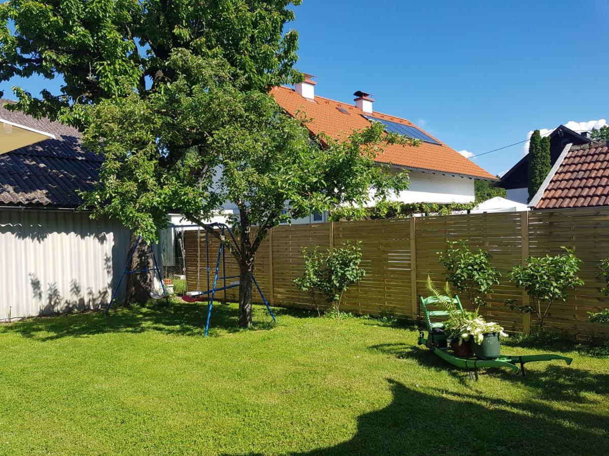 Bogi'S Ferienhaus - Pension Laakirchen Exteriör bild